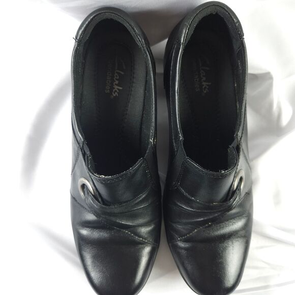 Clarks Bendables Women's 7M Black Leather Upper Stretch Slip On Bootie 38476 - Picture 2 of 12